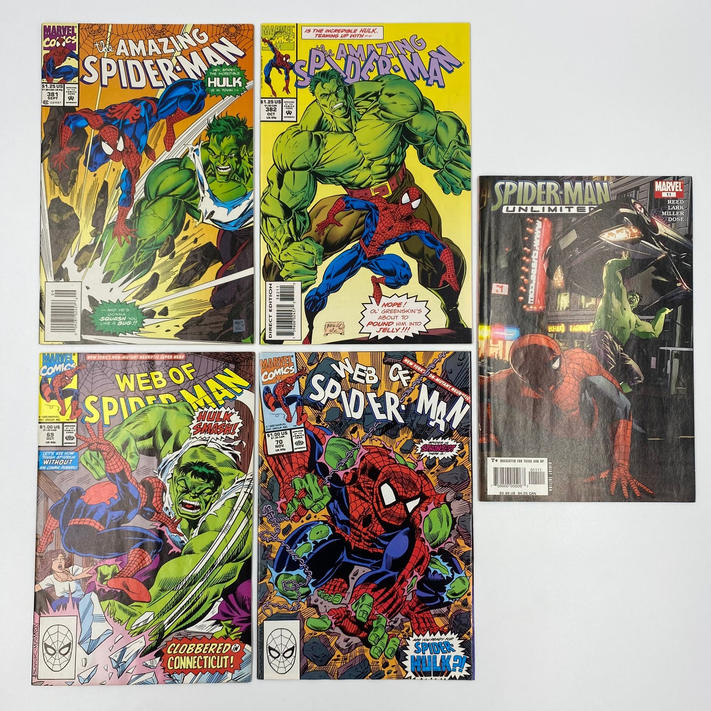 M&PC Marvel Comic Book FUN PACK: Spider-Man VS Hulk