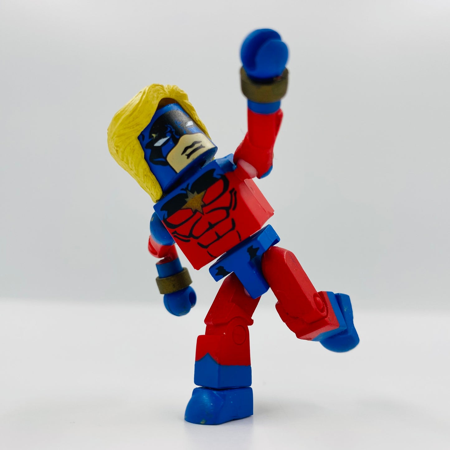 Minimates Marvel Universe wave 31 Captain Marvel loose 2" action figure (2009) Diamond Select Toys & Art Asylum