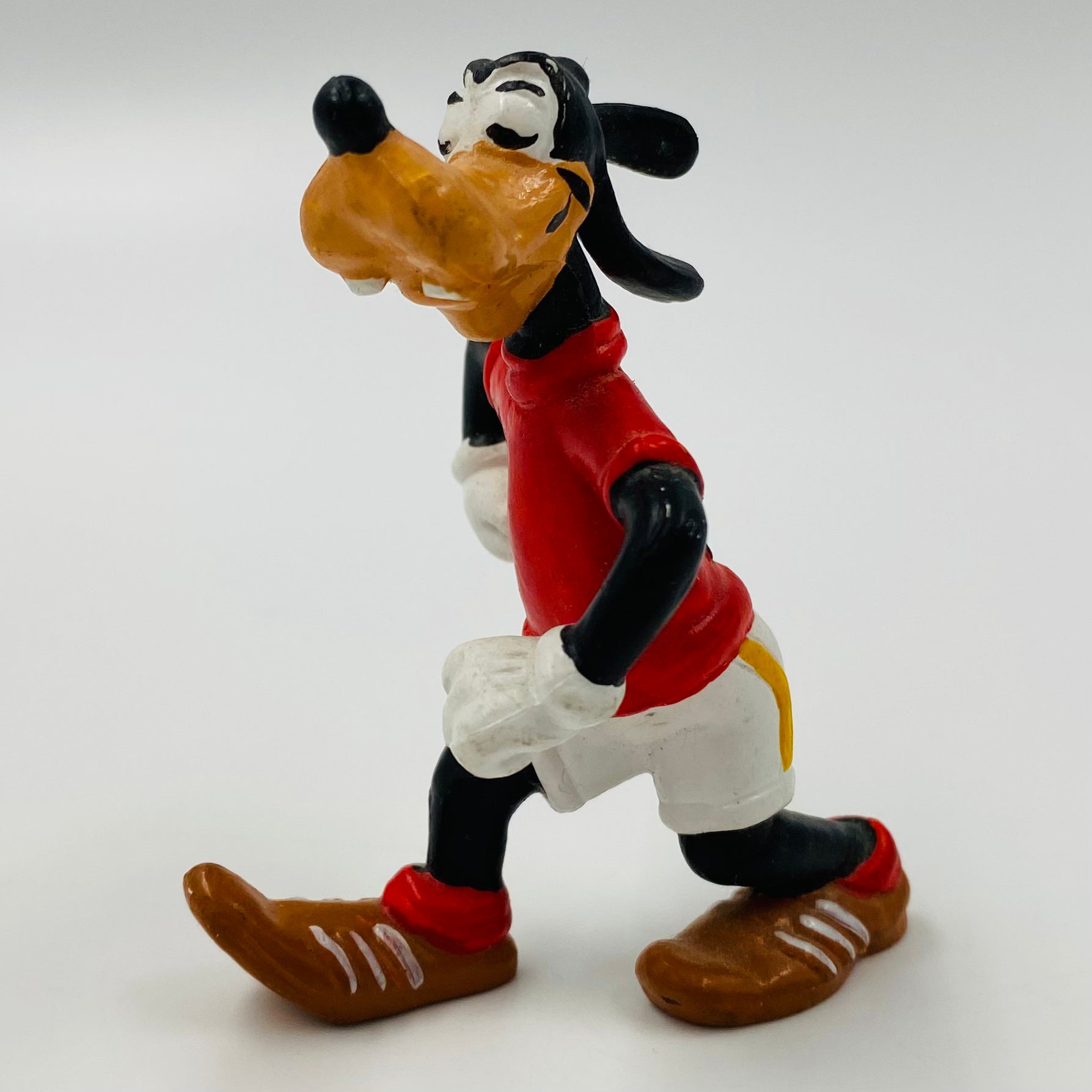 Goofy Ramp Walker Disney Goofy (walker) 2.75“ figurine Bullyland – Mom and Pop Culture ...