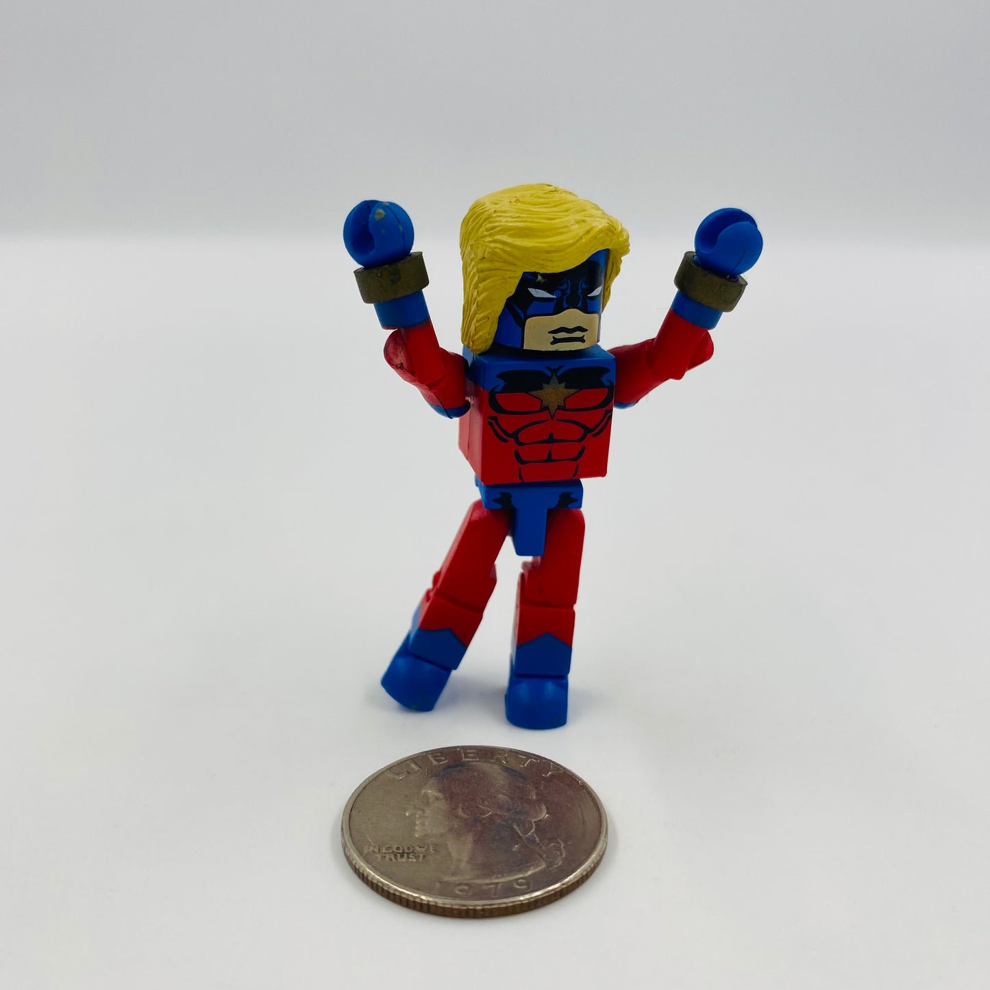 Minimates Marvel Universe wave 31 Captain Marvel loose 2" action figure (2009) Diamond Select Toys & Art Asylum