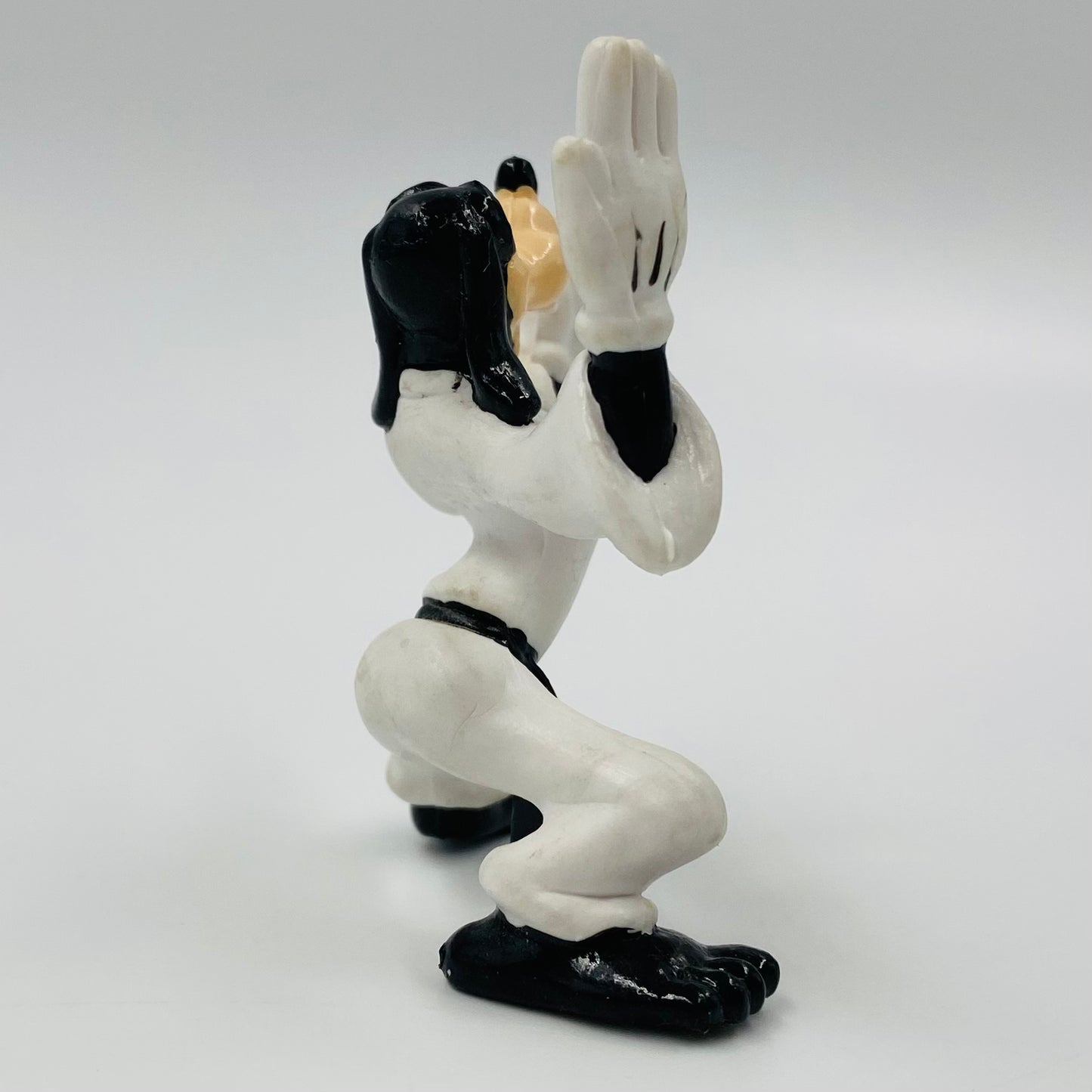 Disney Goofy (karate) 2.75“ figurine Applause