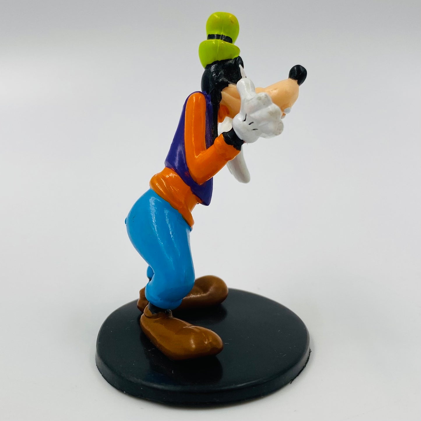 Disney Goofy (shrug) 2.75“ figurine Applause