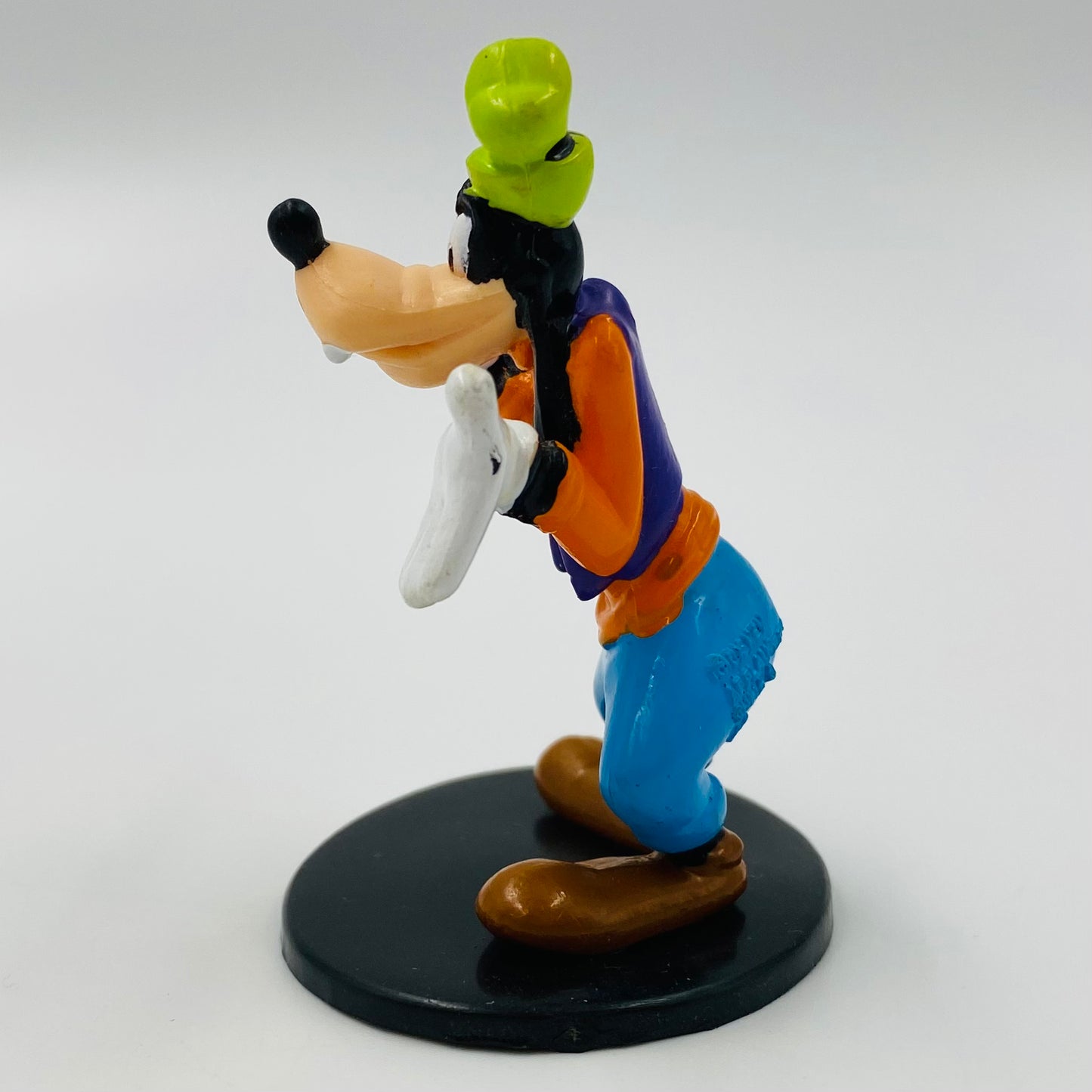 Disney Goofy (shrug) 2.75“ figurine Applause