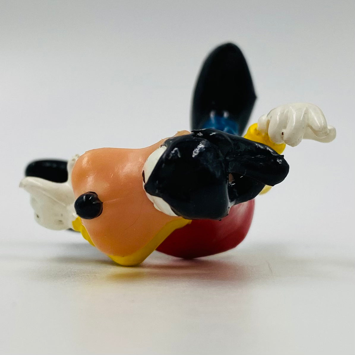 Disney Goofy (red vest) 2.25“ figurine