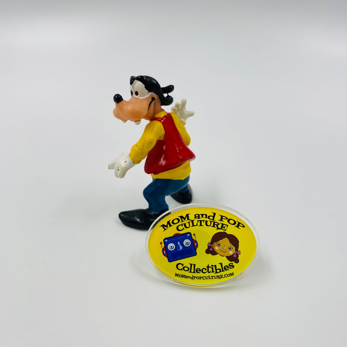 Disney Goofy (red vest) 2.25“ figurine