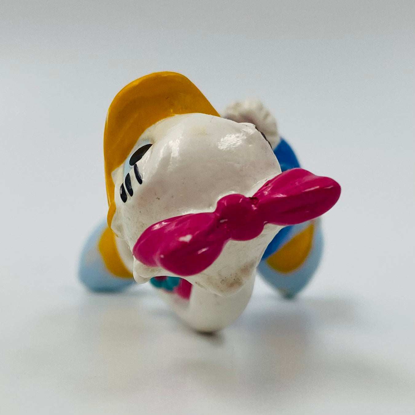 Disney Daisy Duck 3.25” figurine (1988) Bullyland