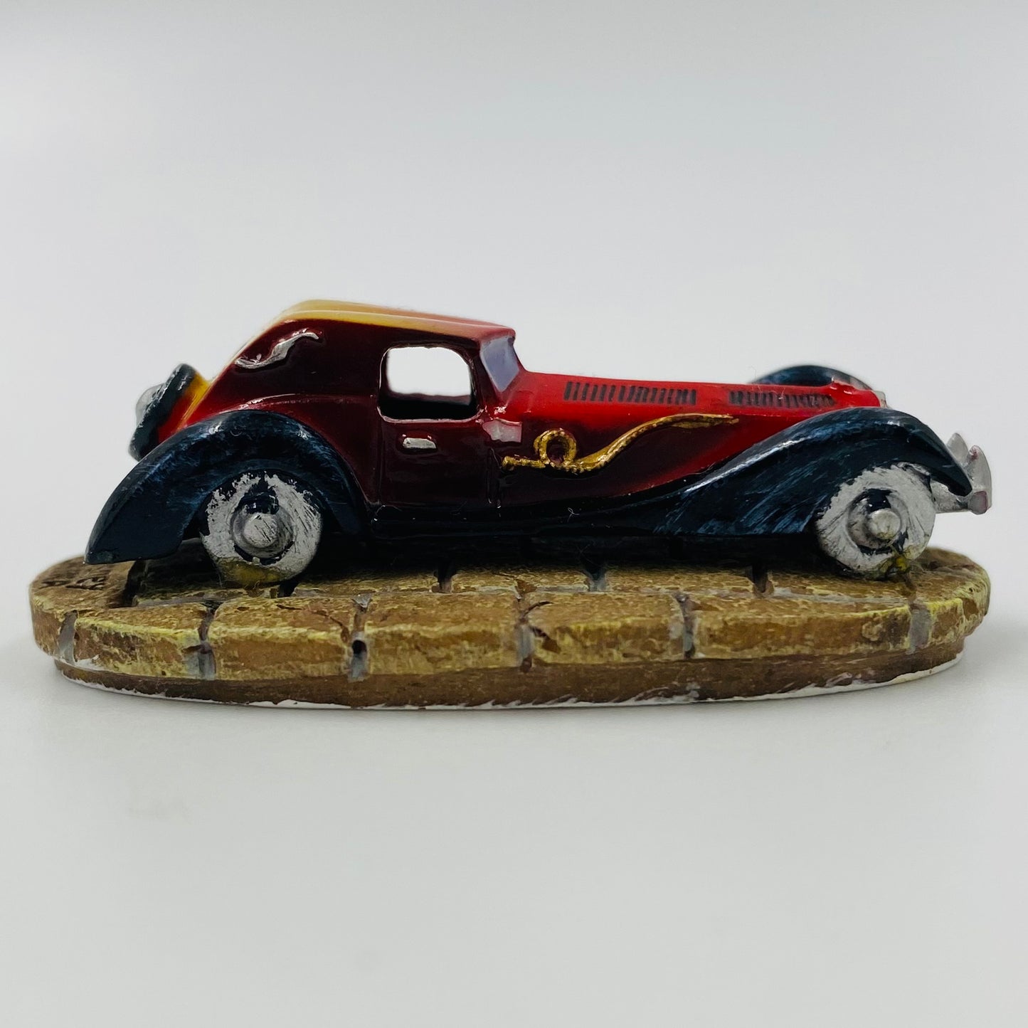 Disney Tiny Kingdom 101 Dalmatians Cruella’s Car (1999) Disney Store