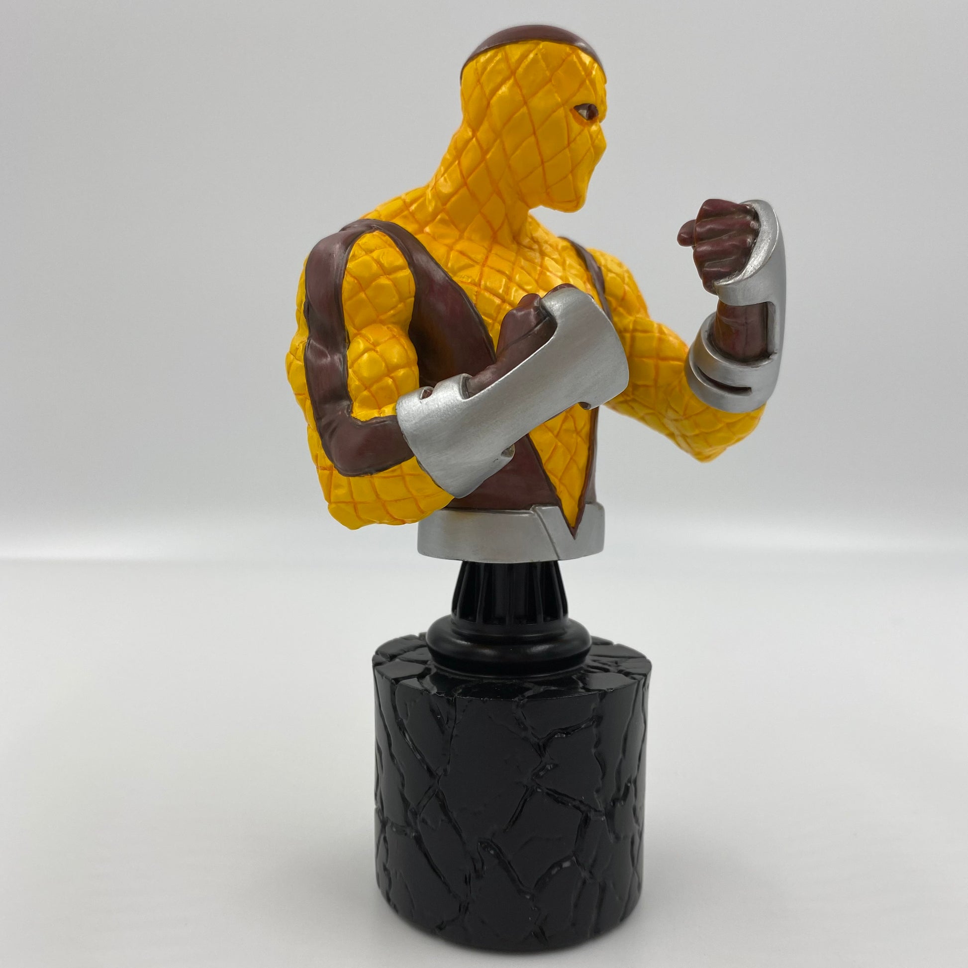Shocker Marvel mini-bust (2006) Bowen Designs – Mom and Pop Shocker Marvel mini-bust (2006) Bowen Designs – Mom and Pop