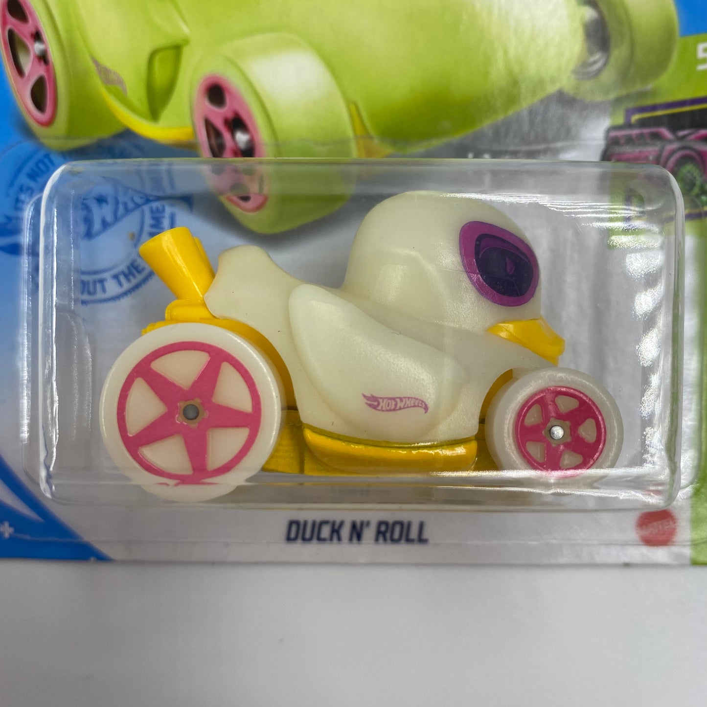 Hot Wheels: HW Glow Racers 5/5 Duck N’ Roll 111/250 carded (2020) Mattel