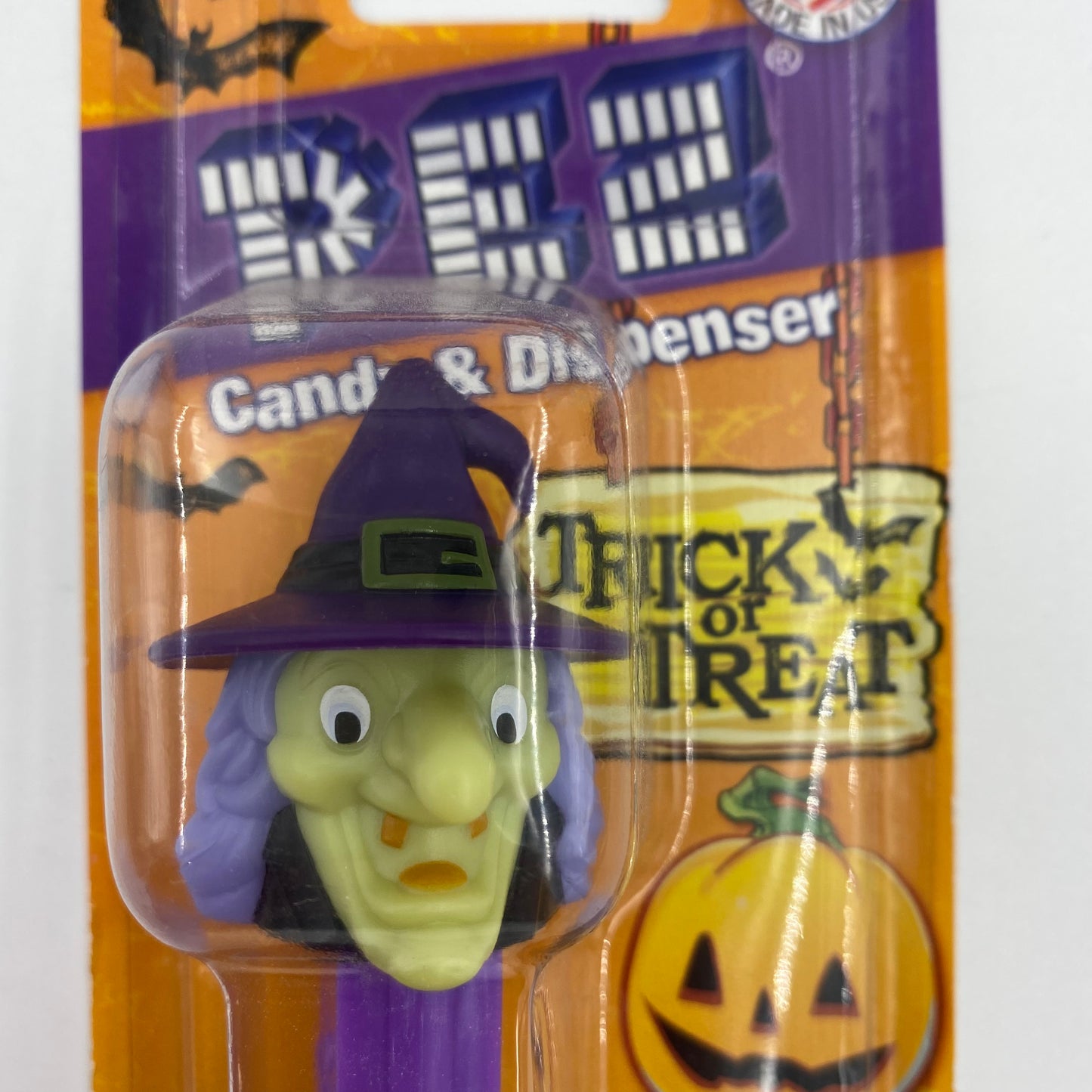 Halloween Witch PEZ dispenser (2011) carded