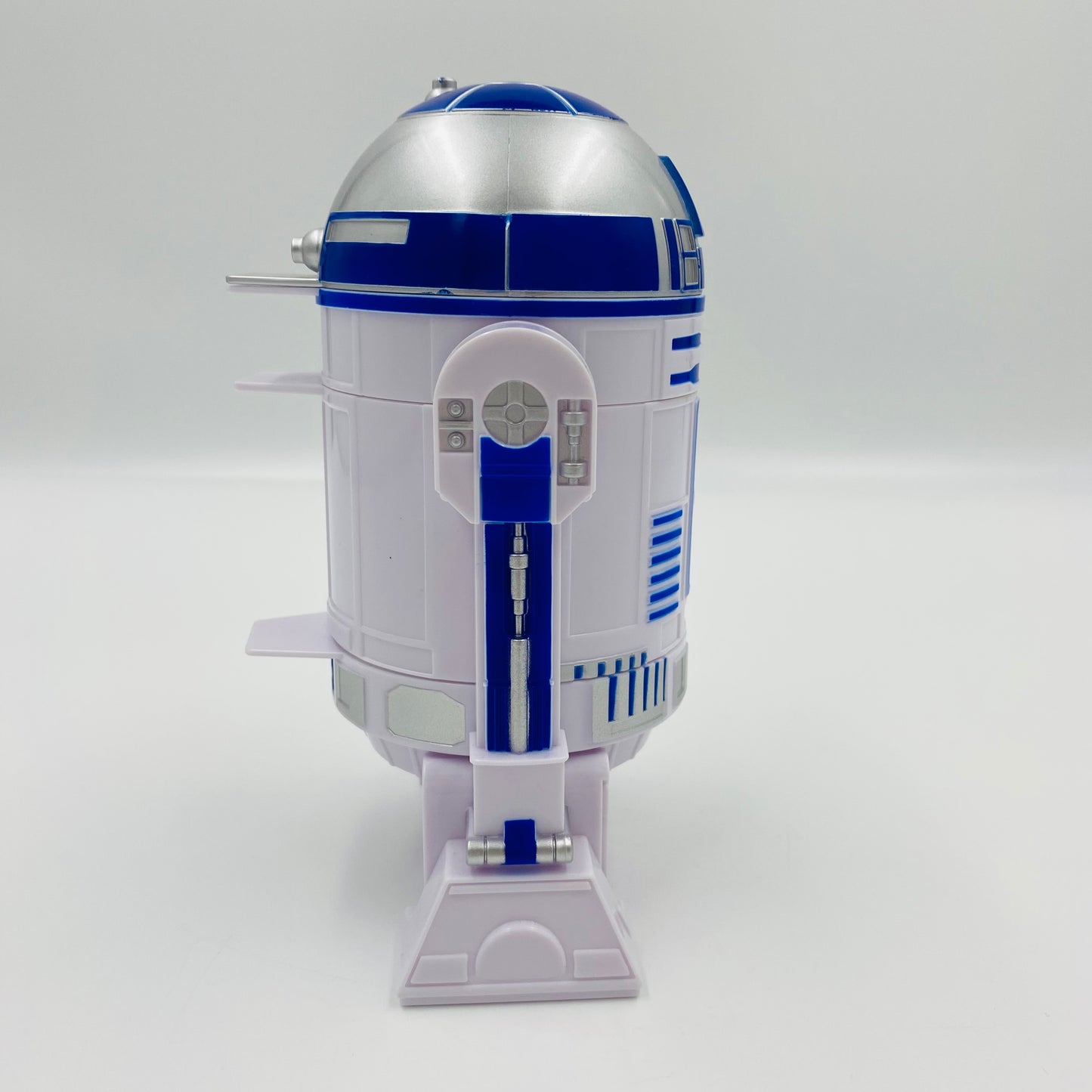 R2-D2 measuring cups (2013) ThinkGeek