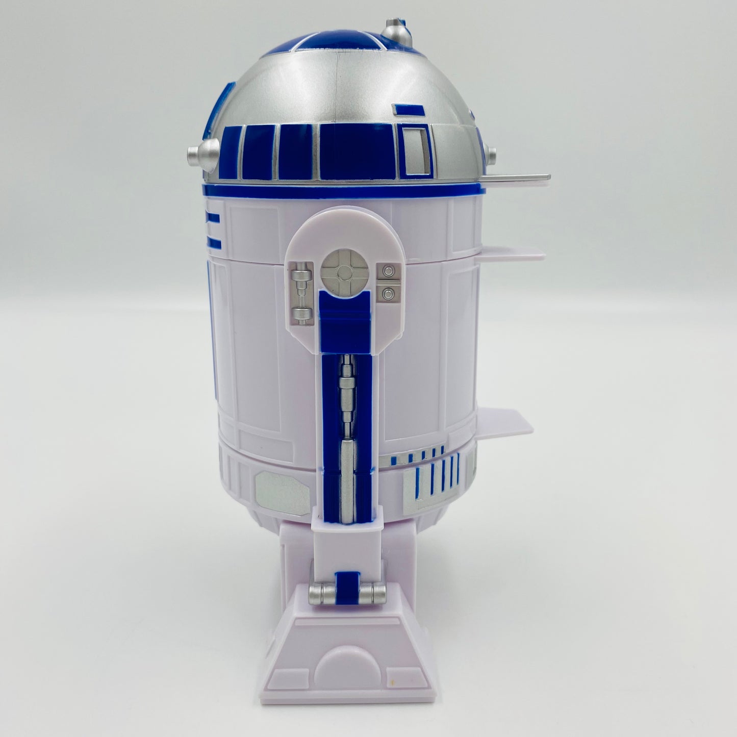 R2-D2 measuring cups (2013) ThinkGeek