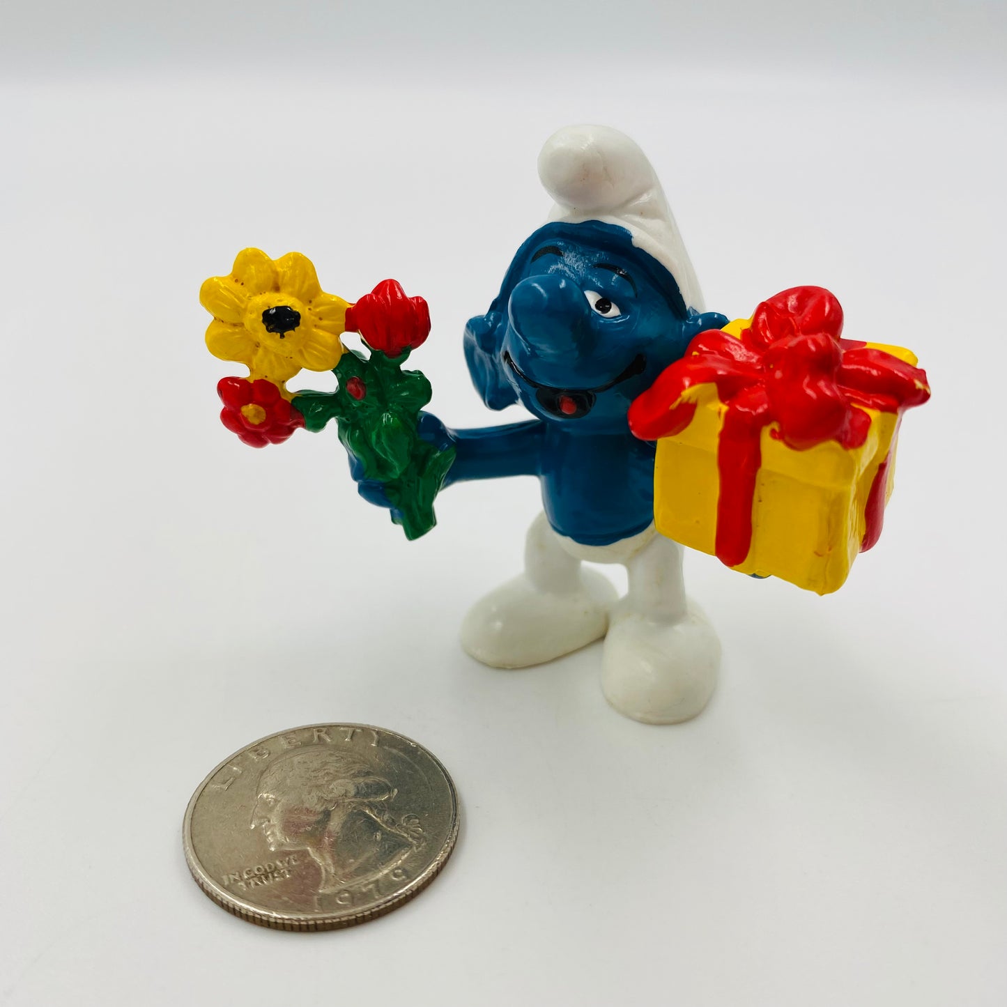 Smurfs: Gift Smurf 20040 (1980) Schleich