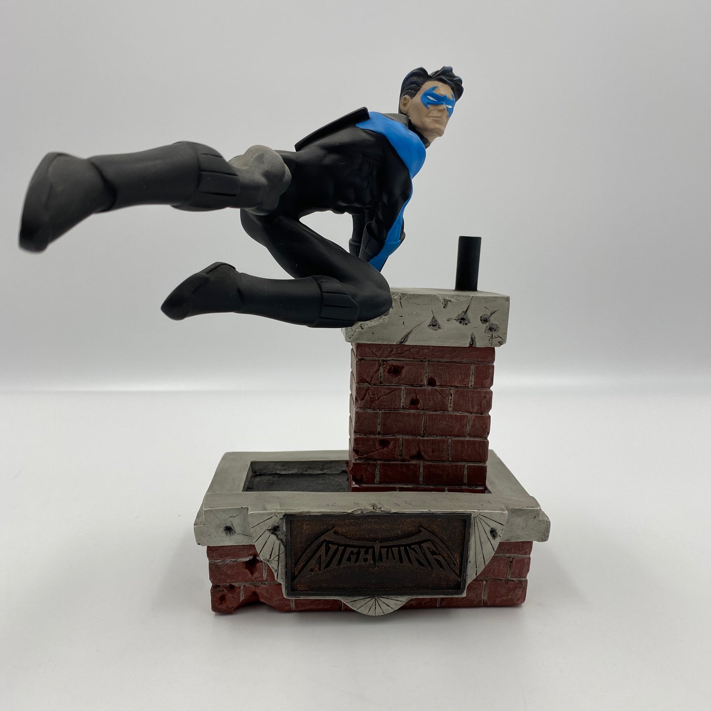 Nightwing statue (1999) DC Direct