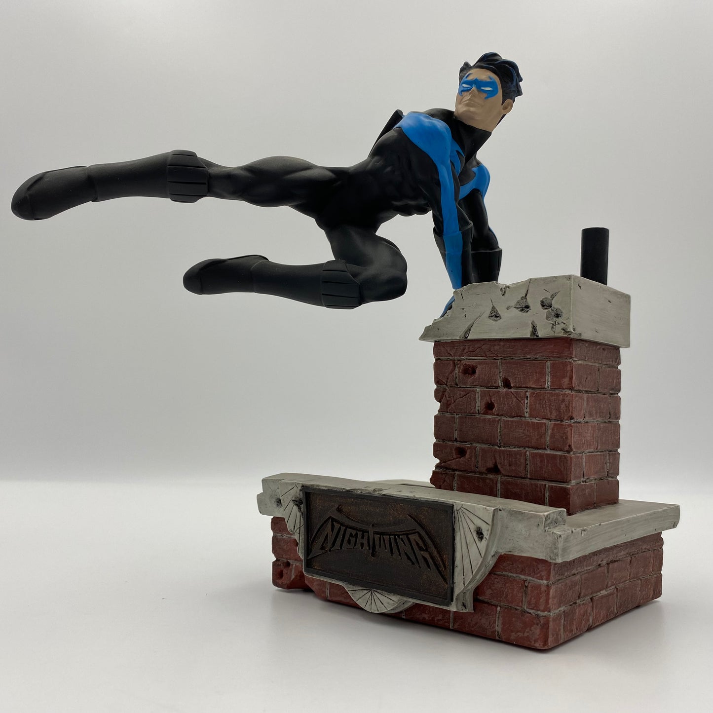 Nightwing statue (1999) DC Direct