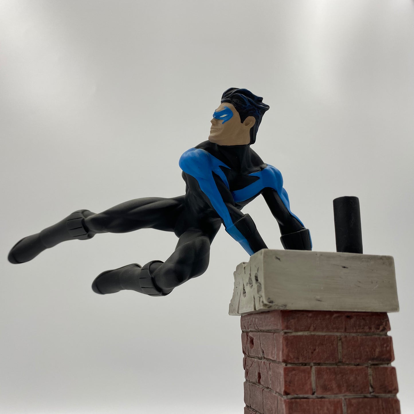 Nightwing statue (1999) DC Direct