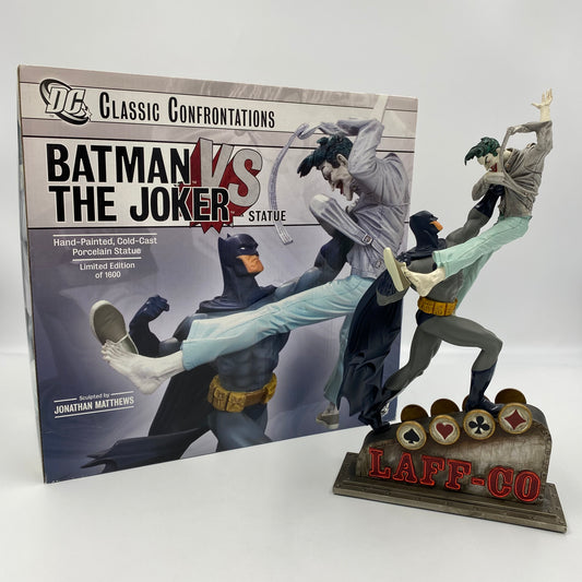 DC Classic Confrontations: Batman VS The Joker statue (2008) DC Direct