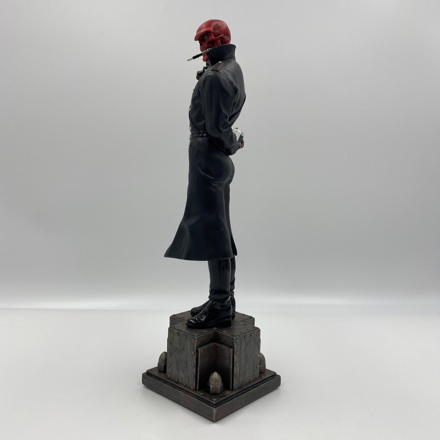 Red Skull statue (2006) Bowen Designs