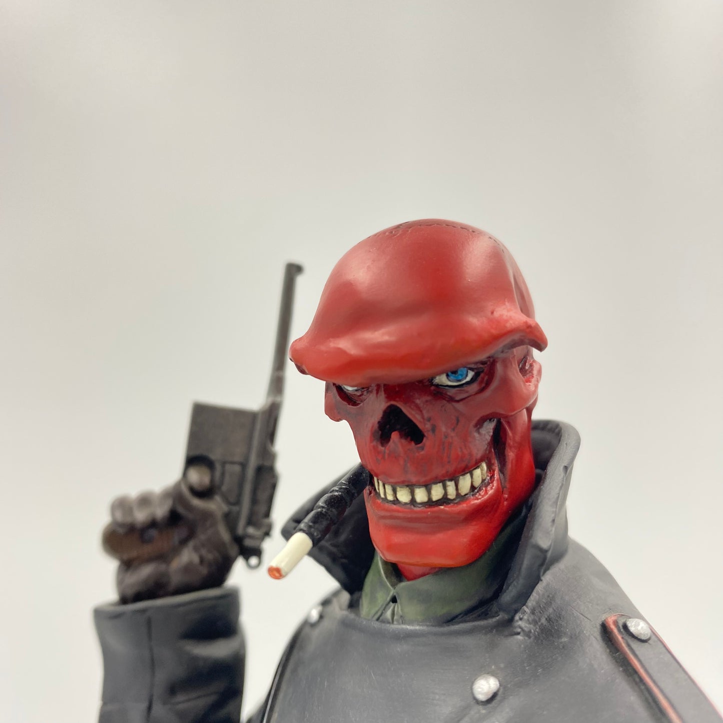 Red Skull statue (2006) Bowen Designs