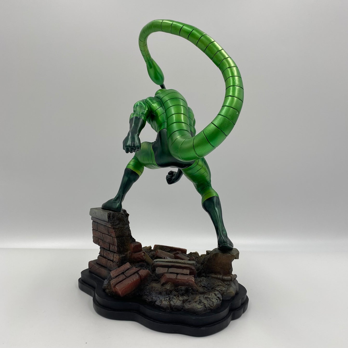 Scorpion statue (2006) Bowen Designs (!BROKEN!)