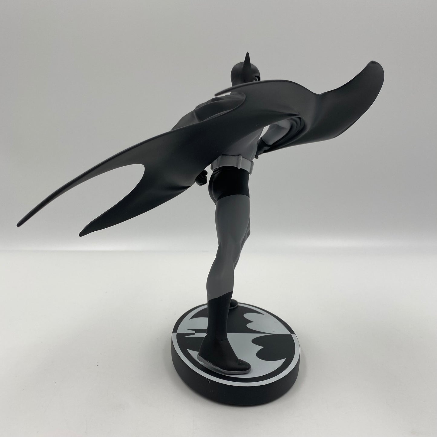 Batman Black & White Steve Rude statue (2006) DC Direct