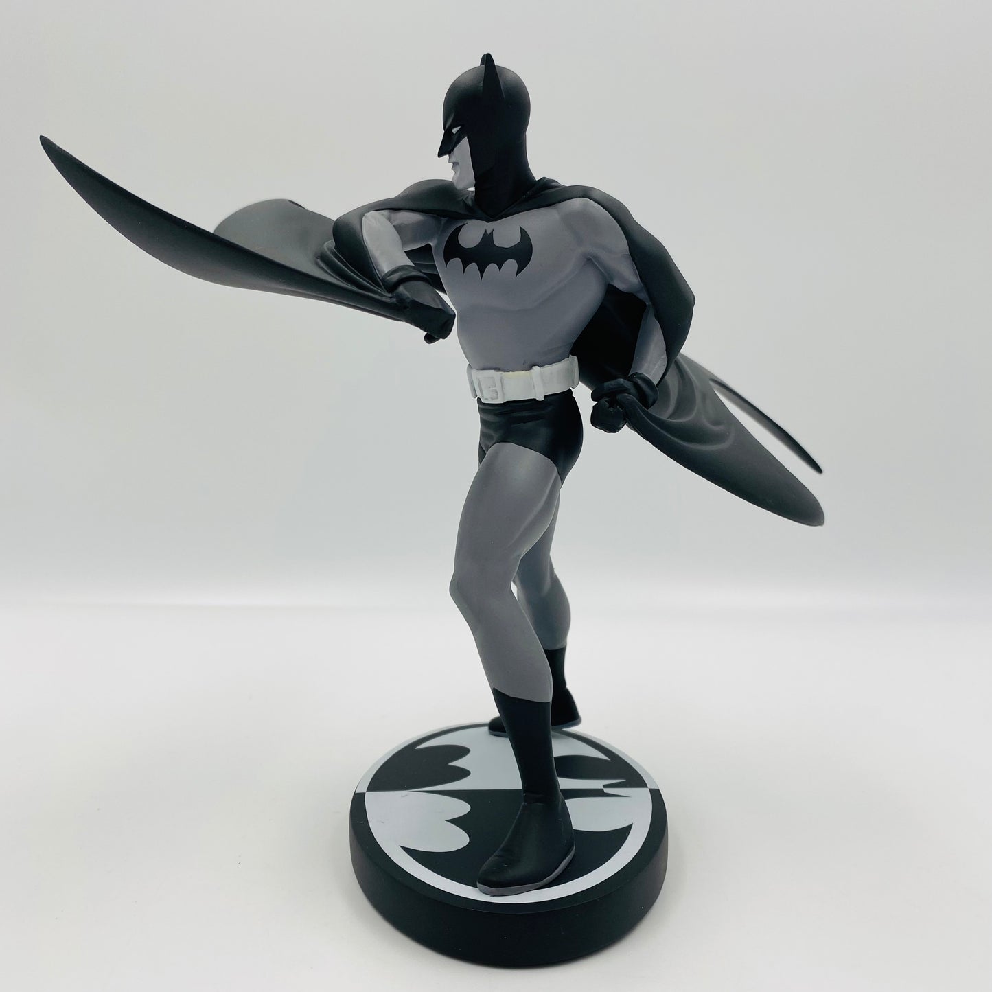 Batman Black & White Steve Rude statue (2006) DC Direct