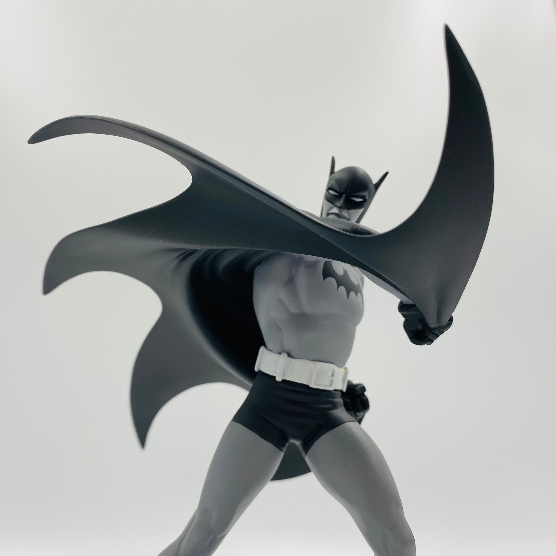 Batman Black & White Steve Rude statue (2006) DC Direct – Mom and Pop ...