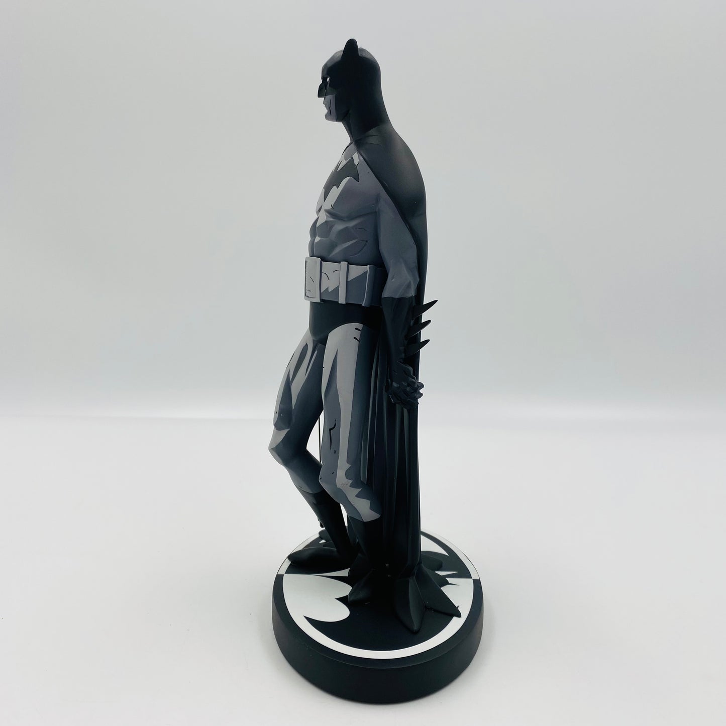 Batman Black & White Mike Mignola 1st edition statue (2006) DC Direct