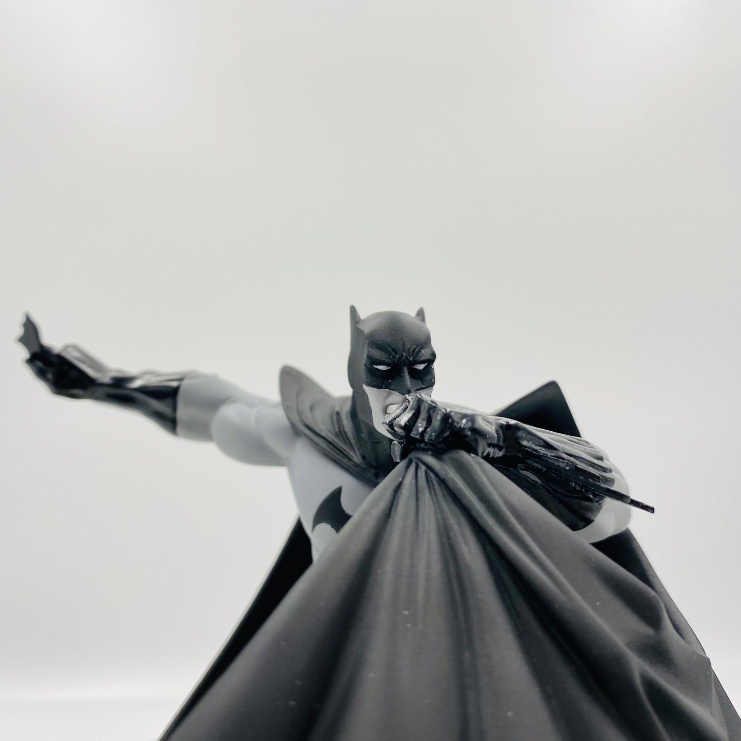 Batman Black & White Andy Kubert statue (2007) DC Direct