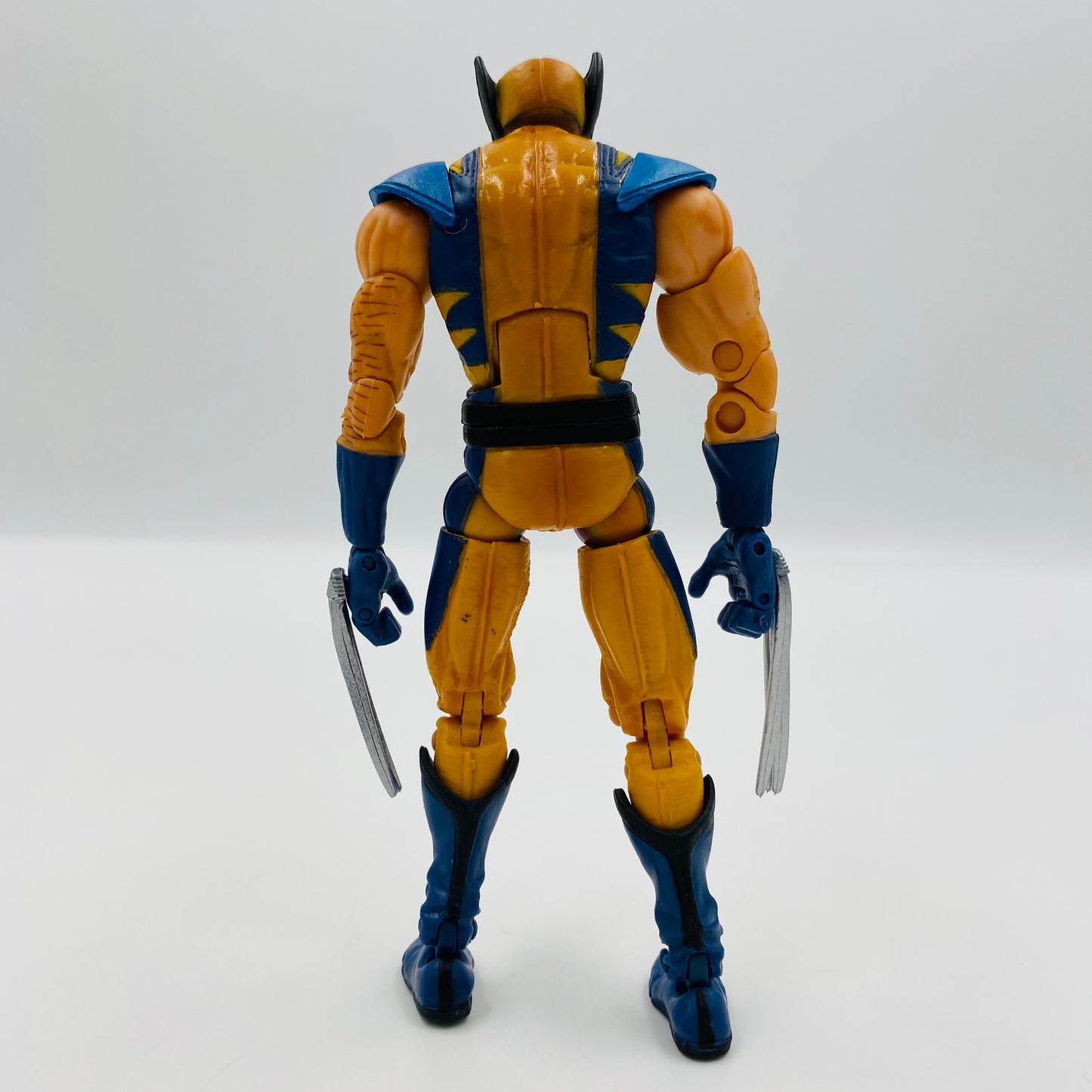 Marvel Legends Series 12 Astonishing X-Men Wolverine loose 6" action figure (2006) Toy Biz