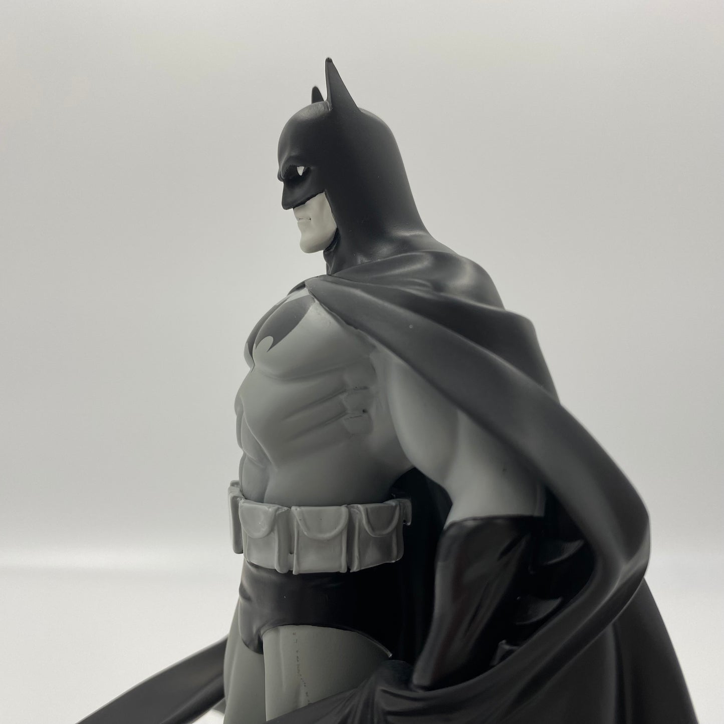 Batman Black & White George Perez statue (2008) DC Direct