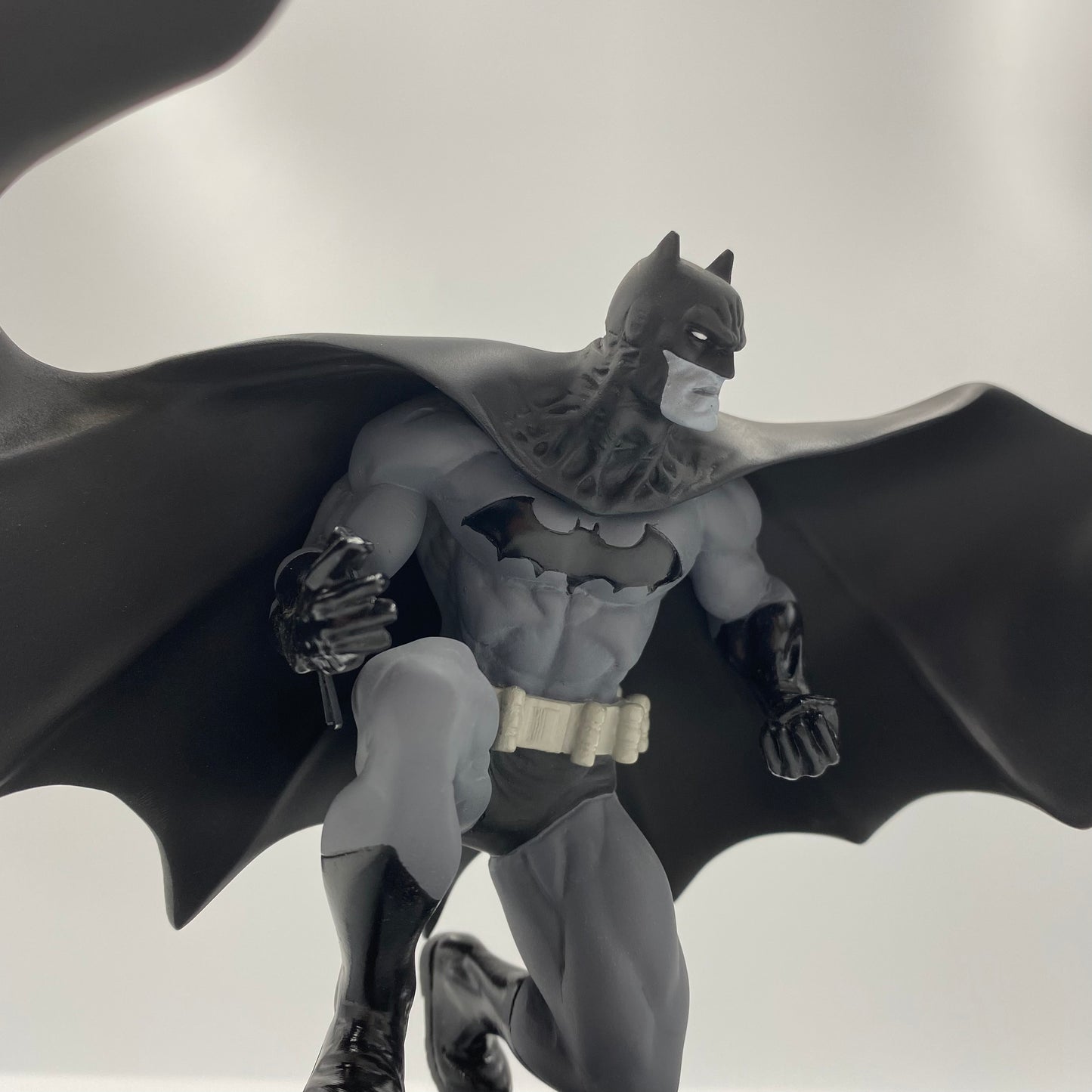 Batman Black & White Jim Lee statue (2007) DC Direct