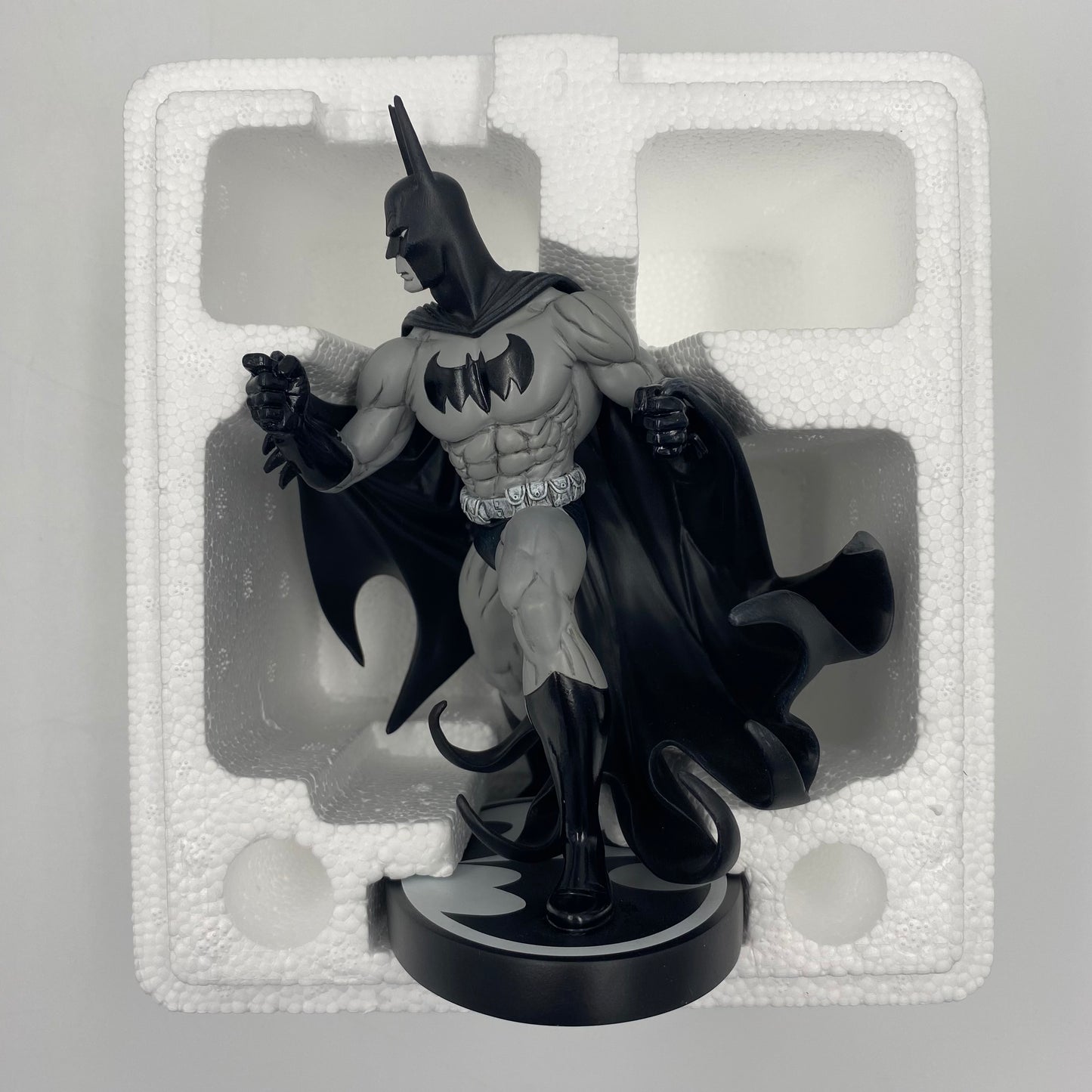 Batman Black & White Tim Sale 1st edition statue (2005) DC Direct