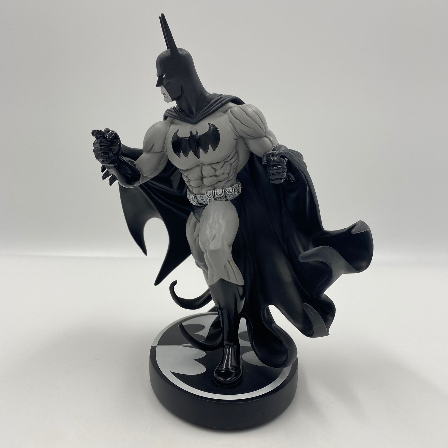 Batman Black & White Tim Sale 1st edition statue (2005) DC Direct