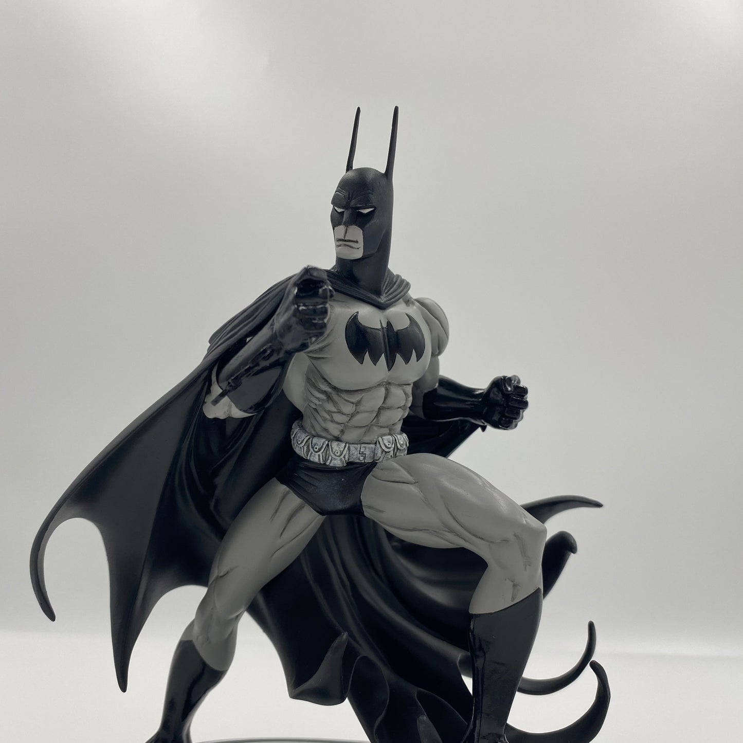 Batman Black & White Tim Sale 1st edition statue (2005) DC Direct