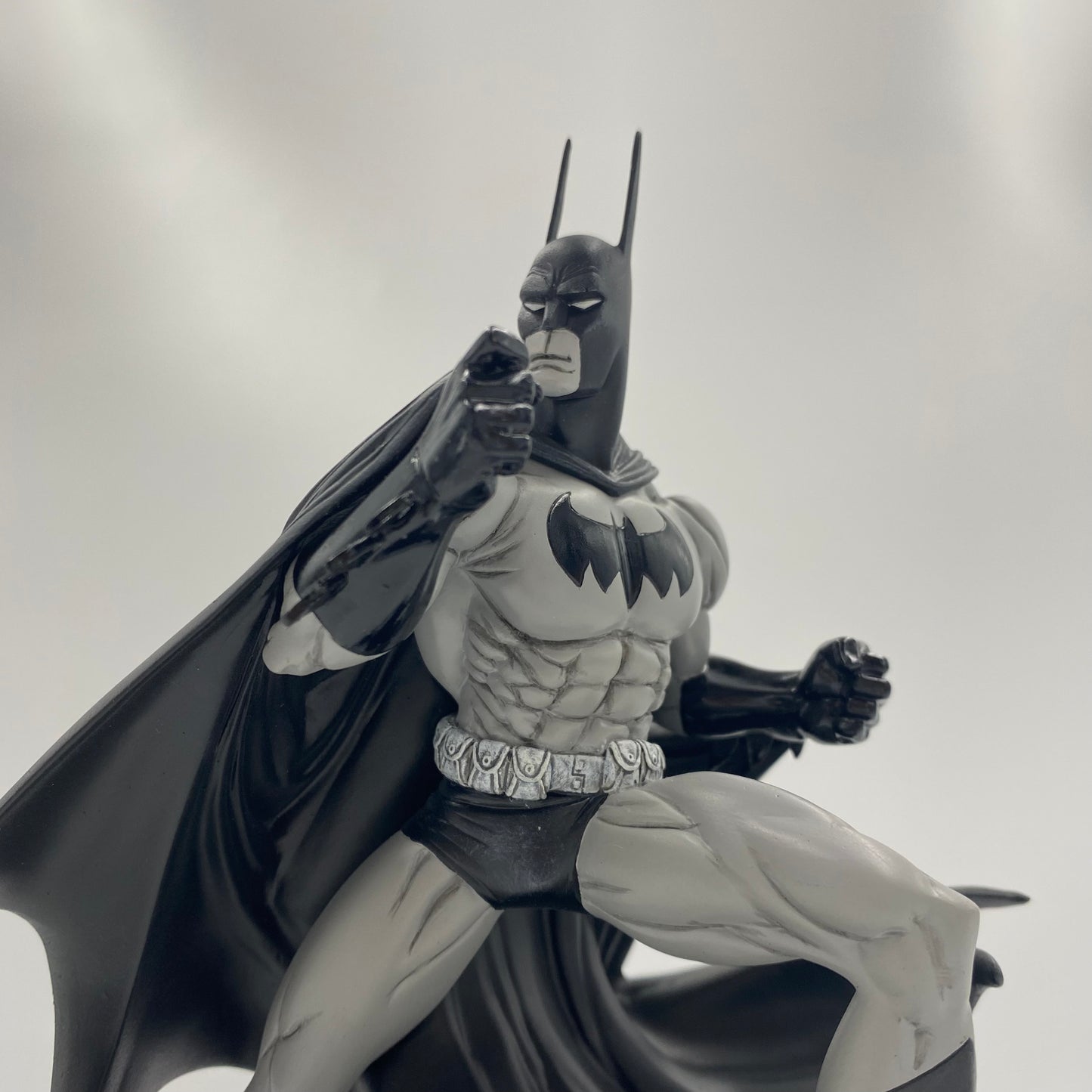 Batman Black & White Tim Sale 1st edition statue (2005) DC Direct