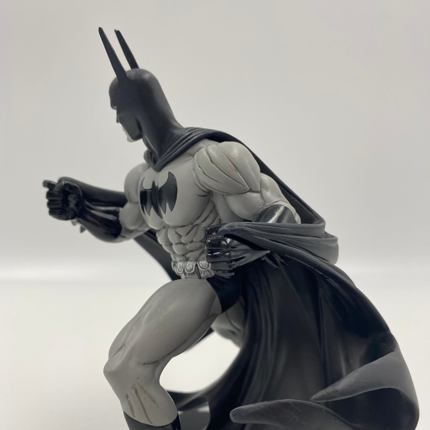 Batman Black & White Tim Sale 1st edition statue (2005) DC Direct