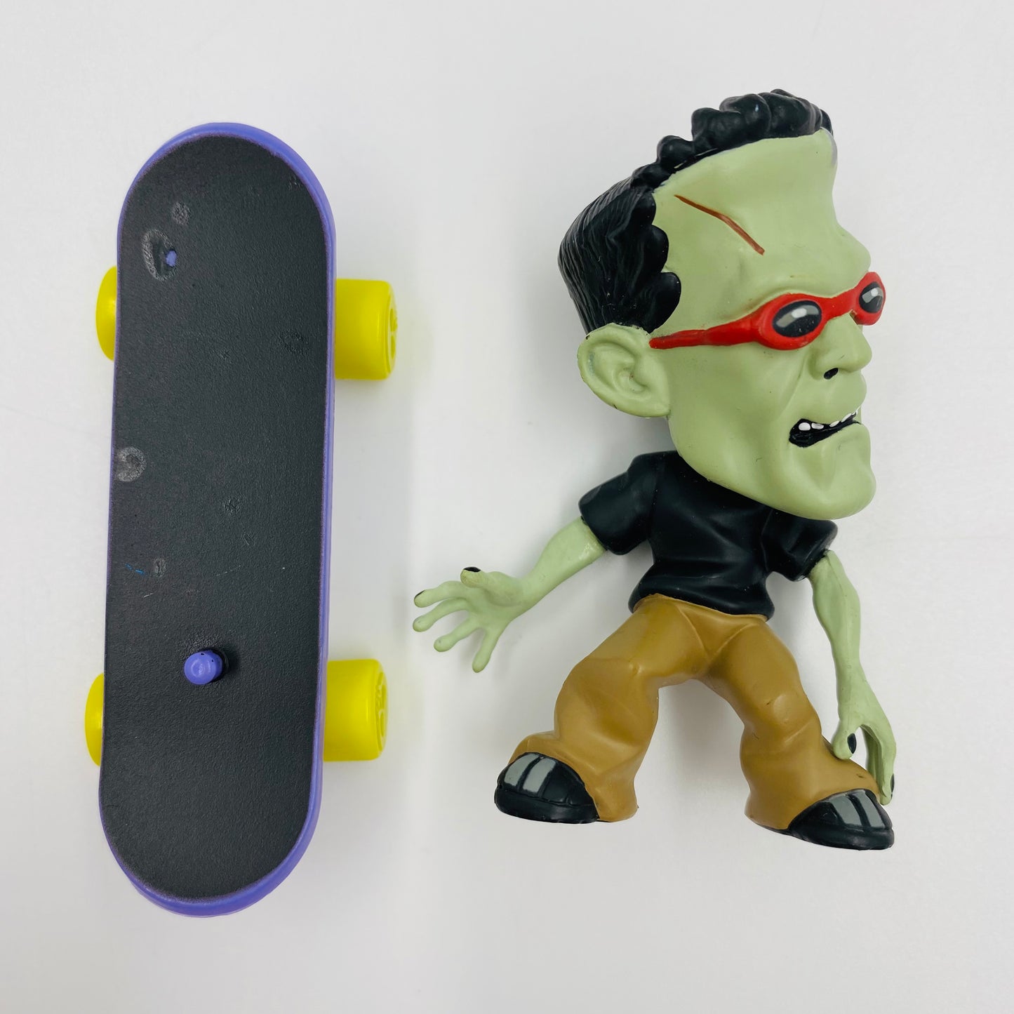 Universal Studios Monsters Little Big Heads Monster Shredders Frankenstein loose action figure w/skateboard (1999) Sideshow