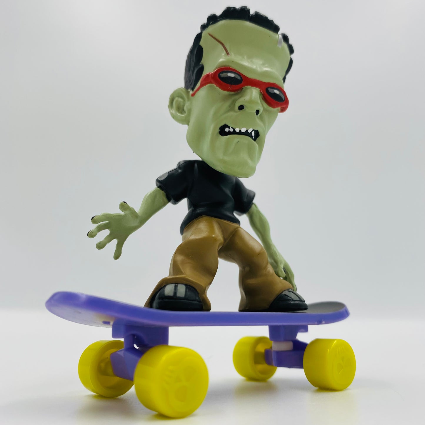 Universal Studios Monsters Little Big Heads Monster Shredders Frankenstein loose action figure w/skateboard (1999) Sideshow