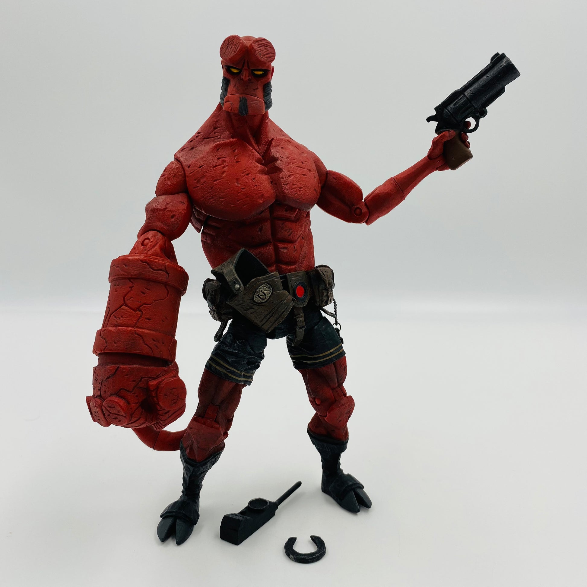 Hellboy mezco comic on sale figure