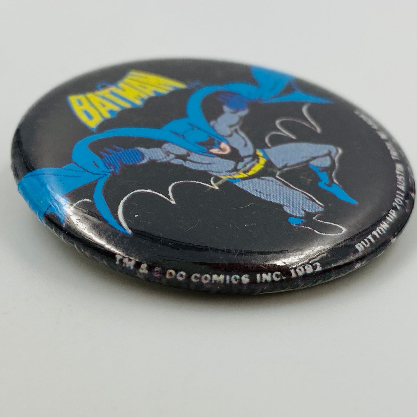 Batman: Logo Leap pinback button (1982)