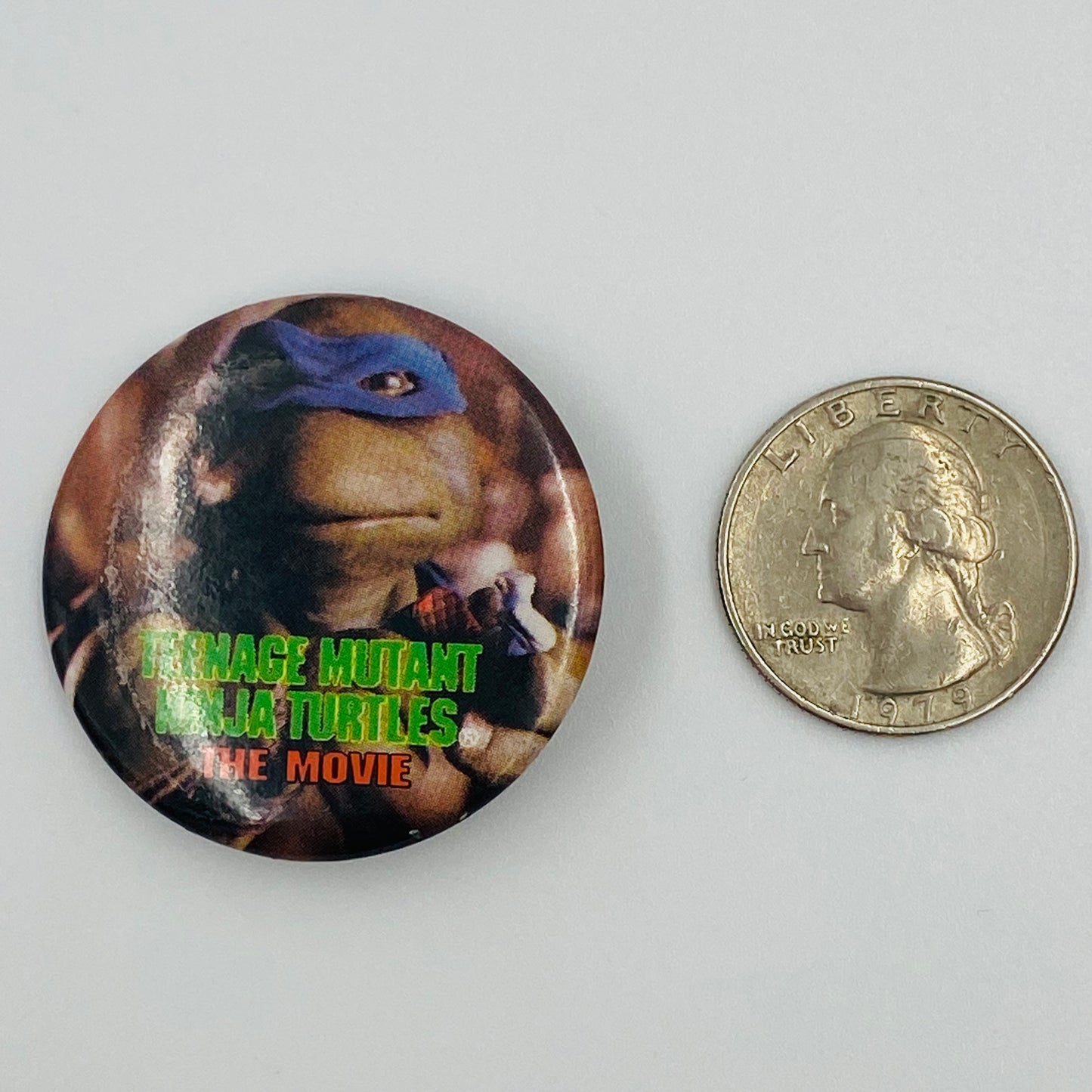 Teenage Mutant Ninja Turtles The Movie Leonardo pinback button (1990)