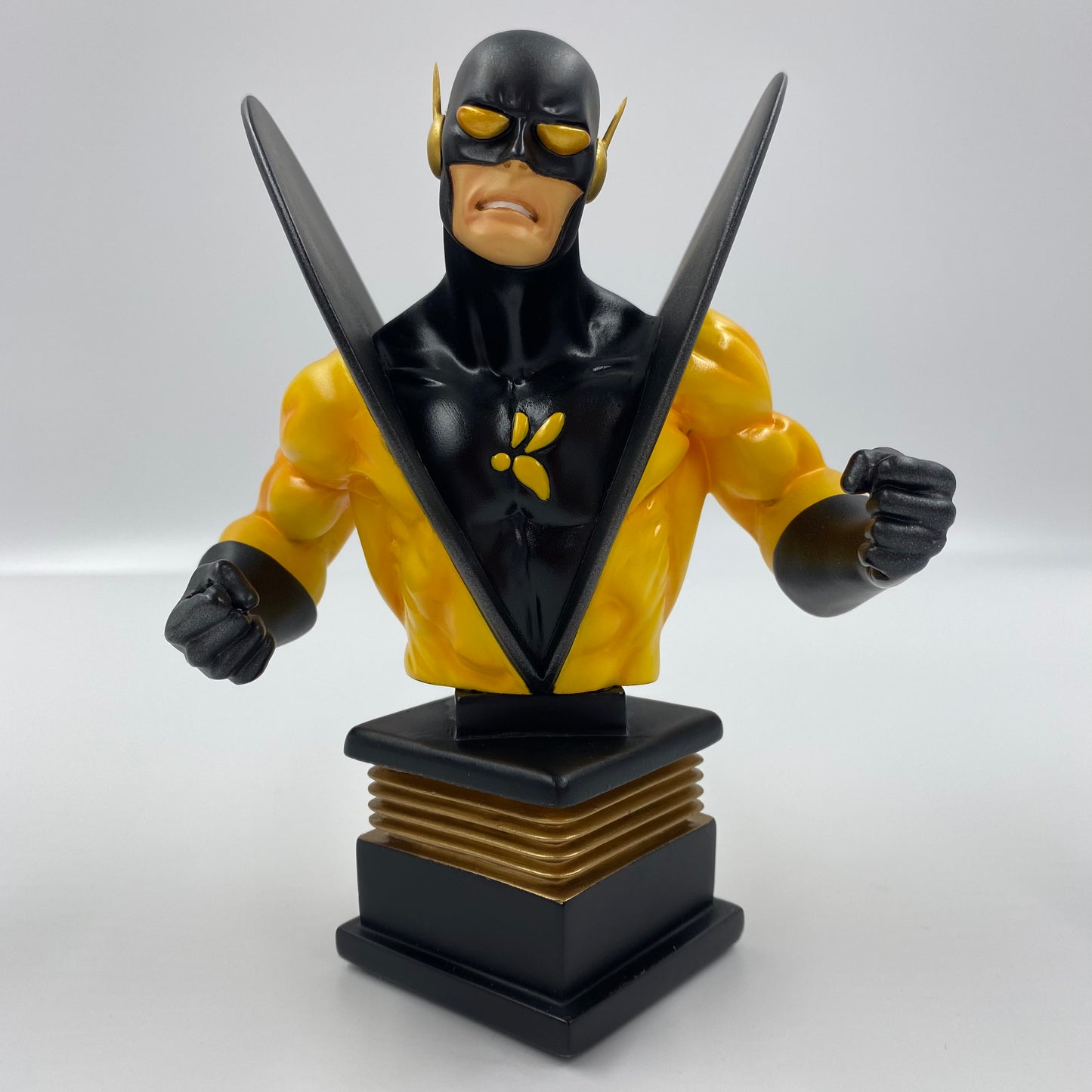 Yellow Jacket “classic edition” Marvel mini-bust (2002) Bowen Designs