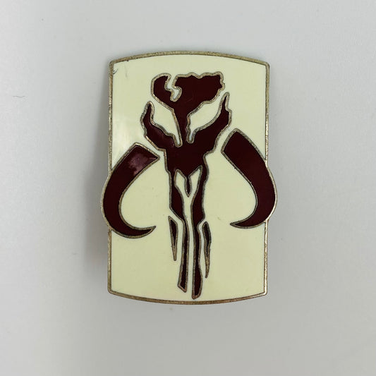 Star Wars Mandalorian Mythosaur Skull Symbol pin (1996) The Hollywood Pins