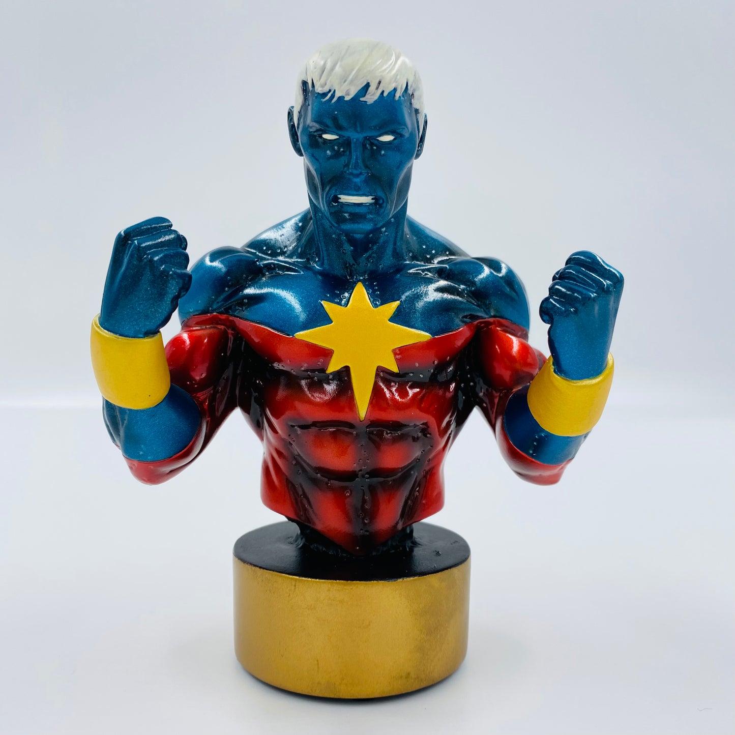 Captain Marvel “Modern Edition” Marvel mini-bust (2002) Bowen Designs